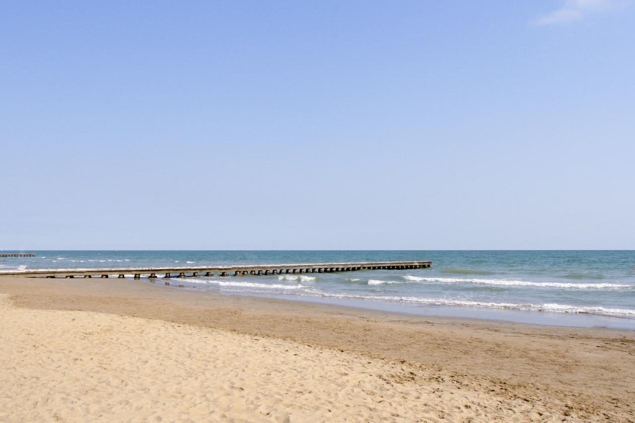 Hotel Elpiro Lido di Jesolo Bagian luar foto